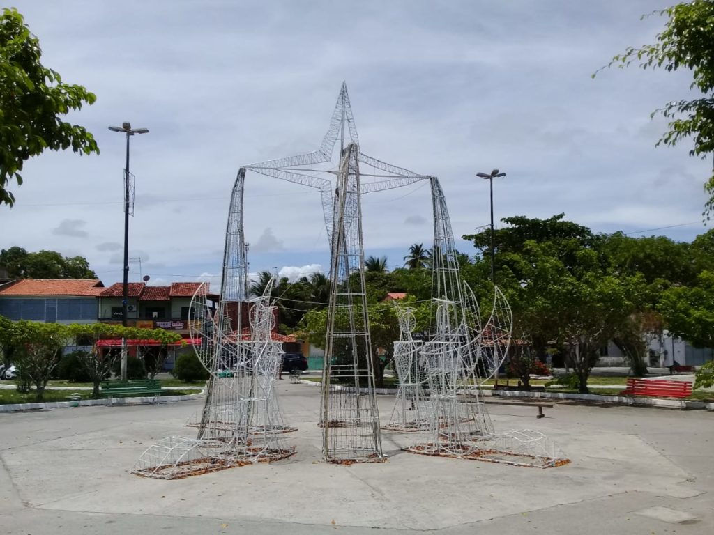 Mesmo com o fim do ciclo Natalino iluminação continua em toda Camaçari 2