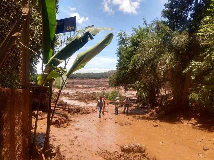 Bombeiros confirmam cerca de 200 desaparecidos em barragem de Brumadinho em MG 1