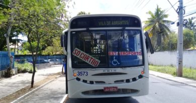 Ônibus que faz linha Est. Aeroporto/ V. de Abrantes é assaltado 4