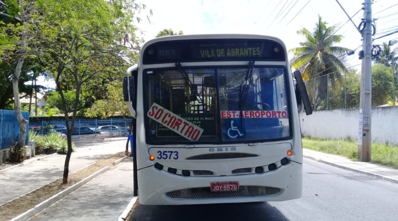 Ônibus que faz linha Est. Aeroporto/ V. de Abrantes é assaltado 1