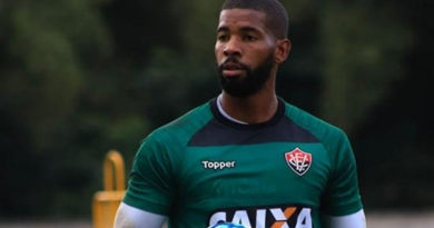 A bruxa está solta no Vitória, goleiro João Gabriel sofre lesão 2