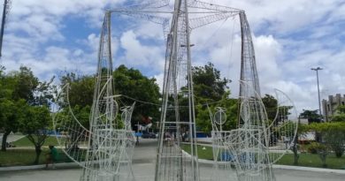 Decoração de Natal da Orla por pouco não faz alegoria do Carnaval 3