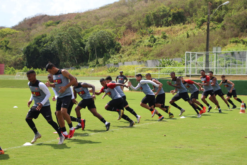 Em treino técnico Marcelo Chamusca tenta ajustar time para o próximo jogo do Vitória 2