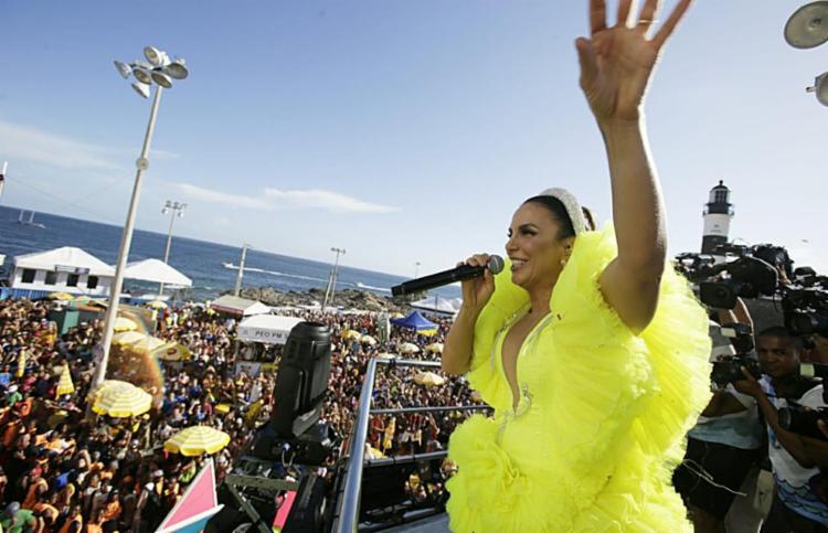 Retorno de Ivete Sangalo ao Carnaval leva foliões ao delírio 1