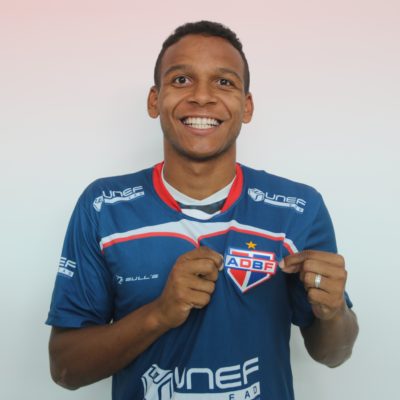 Vitória fecha com dois destaques do Bahia de Feira 1