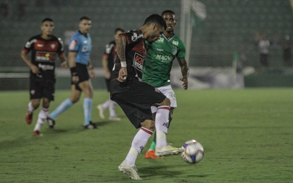 Com falhas na defesa Vitória perde para o Guarani em Campinas 1