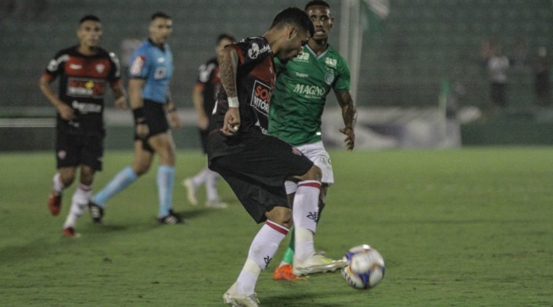 Com falhas na defesa Vitória perde para o Guarani em Campinas 1