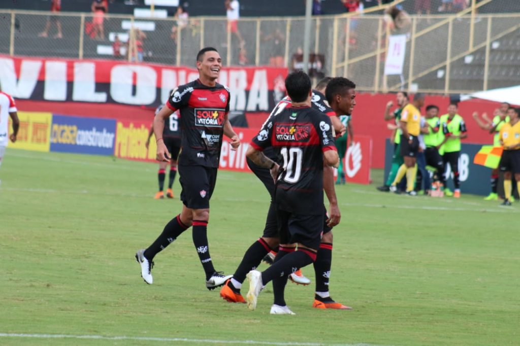 Vitória reage e de virada bate o Vila Nova no Barradão 1