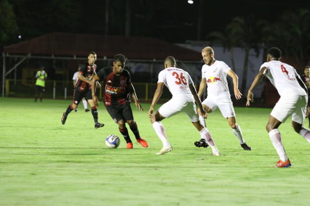Vitória perde para o Bragantino (SP) jogando no Barradão 1