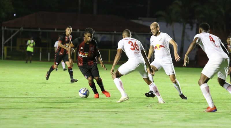 Vitória perde para o Bragantino (SP) jogando no Barradão 1