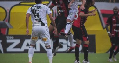 Vitória vence de virada no Barradão 1