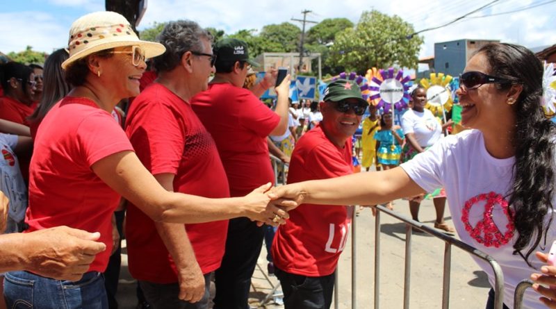 Ex-prefeito Caetano marca presença no desfile de Abrantes e faz críticas ao governo municipal 1