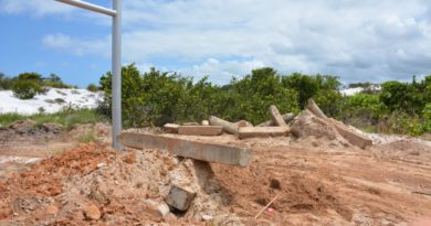 Parque das Dunas: Bloqueio colocado para evitar o roubo de areia é retirado por ações de vândalos 1