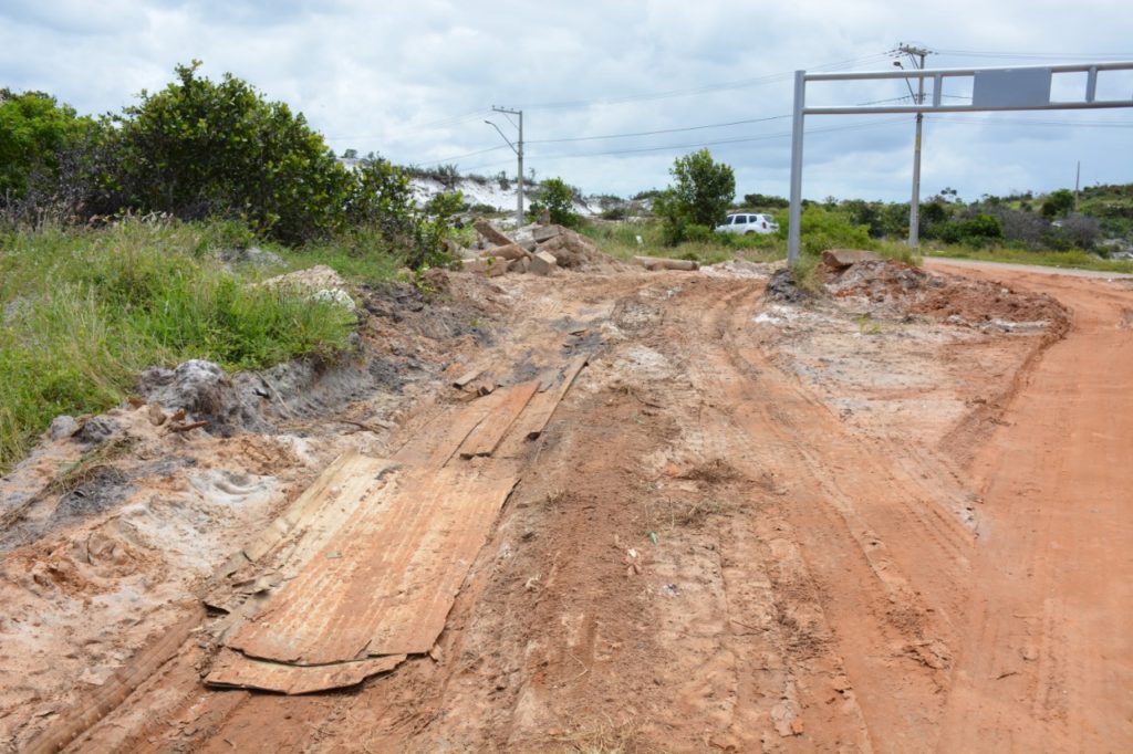 Parque das Dunas: Bloqueio colocado para evitar o roubo de areia é retirado por ações de vândalos 2