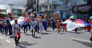 Desfile de 261 anos de emancipação política de Camaçari enfada população pela demora 3