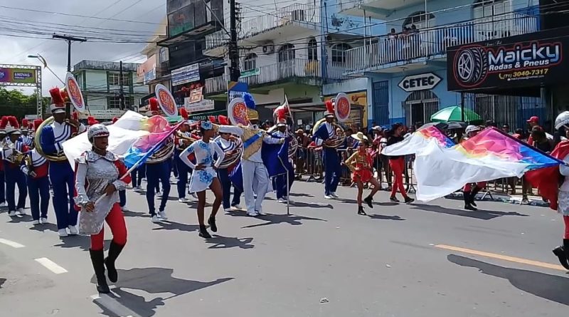 Desfile de 261 anos de emancipação política de Camaçari enfada população pela demora 1