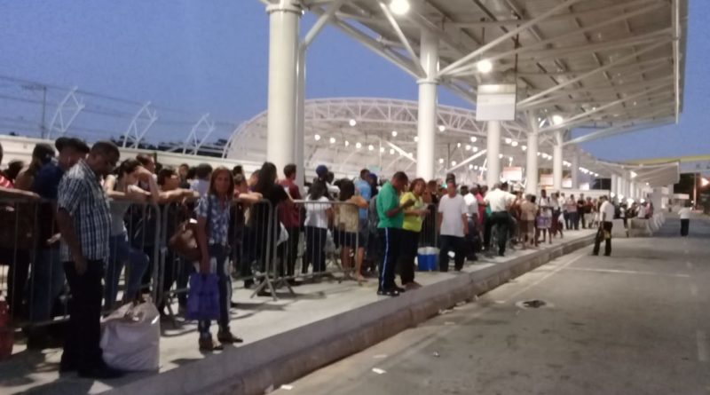 A triste rotina dos usuários do transporte público de Abrantes e Jauá no Terminal Aeroporto 1