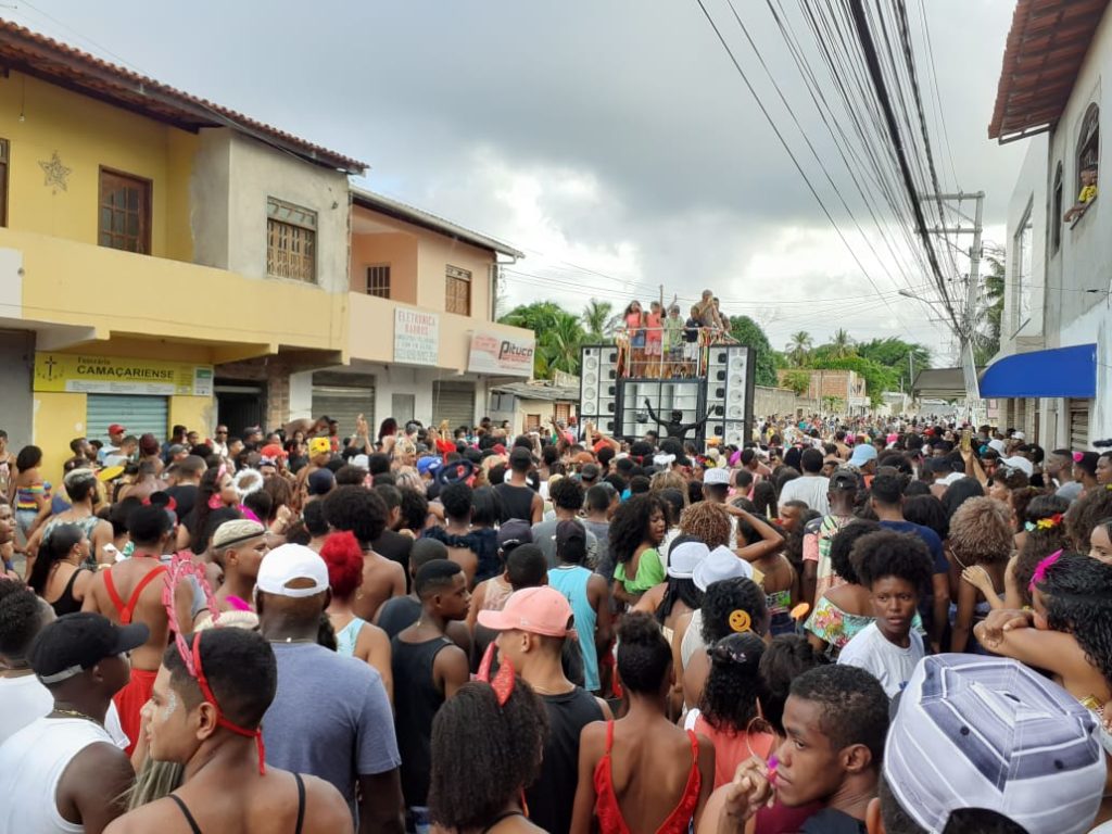 Bloco das Quengas leva multidão as ruas de Abrantes 3