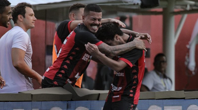 Vitória goleia e decide classificação na última rodada pela Copa do Nordeste 5