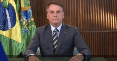 Bolsonaro pede para que manifestações do dia 15 sejam adiadas 4