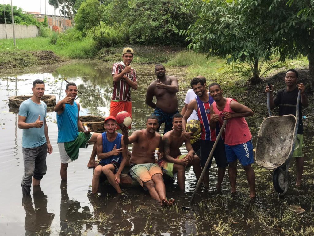 Fonte do Buraquinho passa por limpeza após mutirão de moradores de Abrantes 1