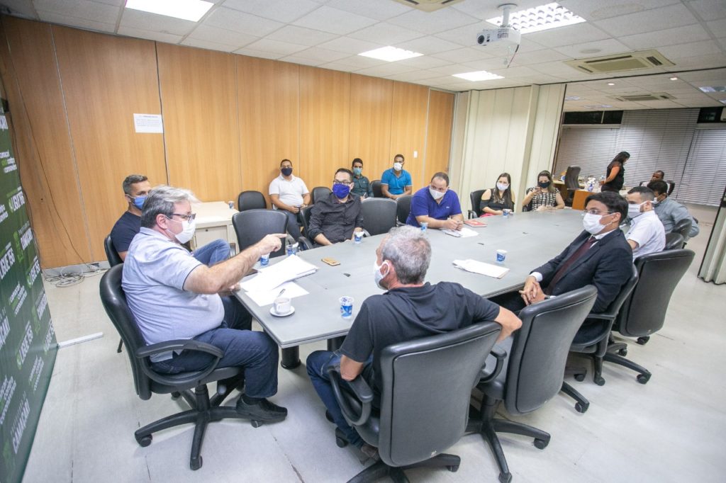 Comerciantes de Camaçari pressionam a Prefeitura pela reabertura do comércio 1