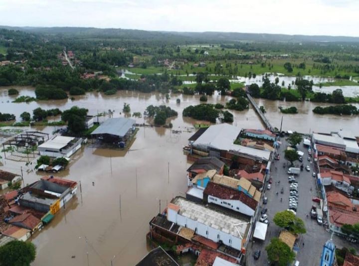 Chuva provoca enchentes no município de Conde 2