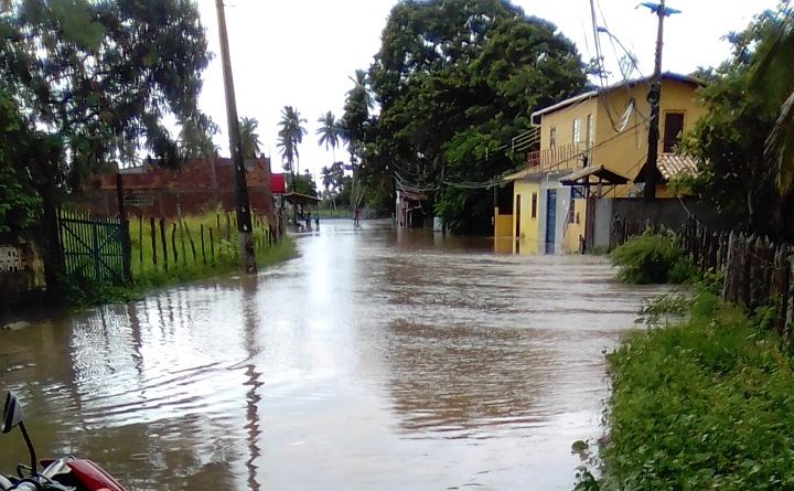 Chuva provoca enchentes no município de Conde 1