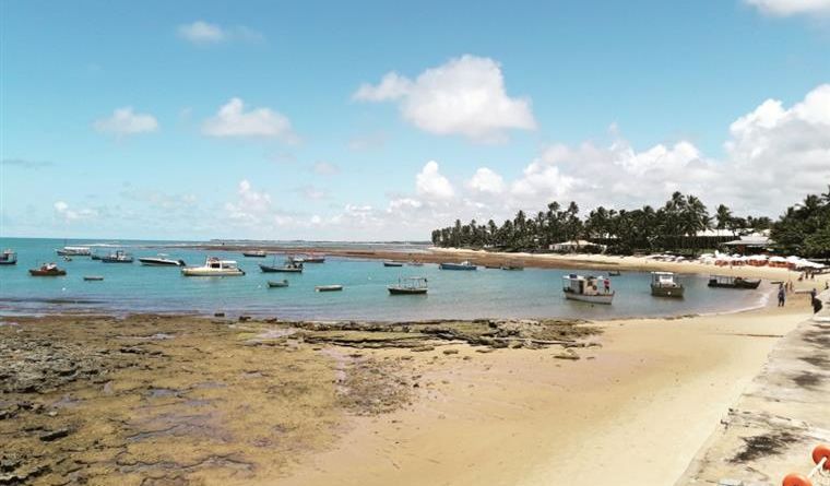 Prefeitura de Mata de São João nega interdição de acesso a Praia do Forte 1