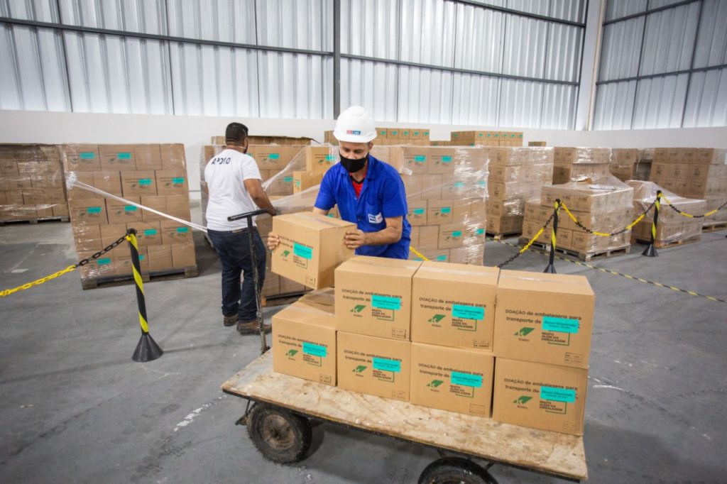 Senai Cimatec de Camaçari faz doação de 500 litros de álcool 70% para prefeitura 1