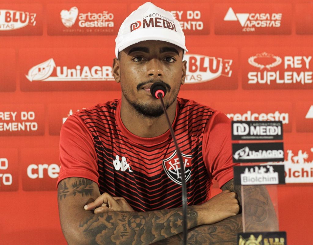 Mateusinho afirma estar feliz em jogar no Vitória e elogia: "Maior do Nordeste" 1