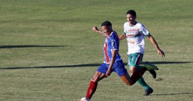 Bahia vence Flu de Feira e garante liderança do Baiano 3