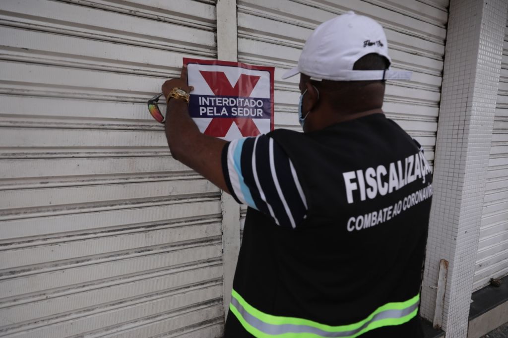 Parte do comércio de Camaçari abre lojas e são interditadas no Centro da cidade 1