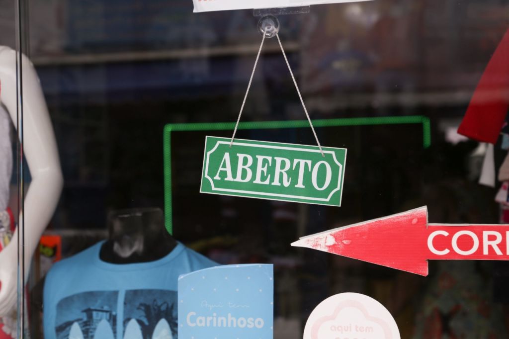 Lauro de Freitas autoriza segunda fase de reabertura do comércio a partir desta quarta-feira (12) e prorroga medida de restrição noturna 1
