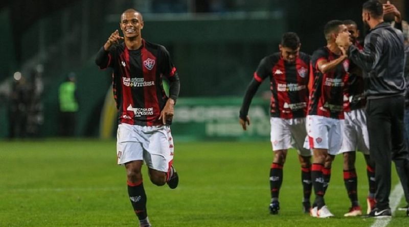 Lucas Cândido chega para reforçar o rubro-negro no Brasileirão 1