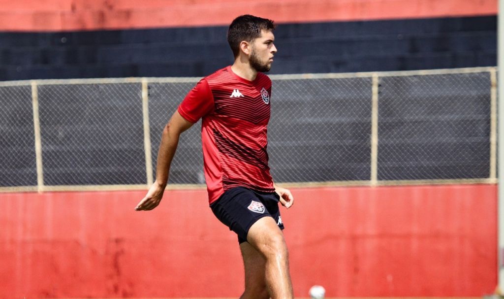 Com Vico participando, Vitória treina coletivo visando o primeiro jogo na Série B 1