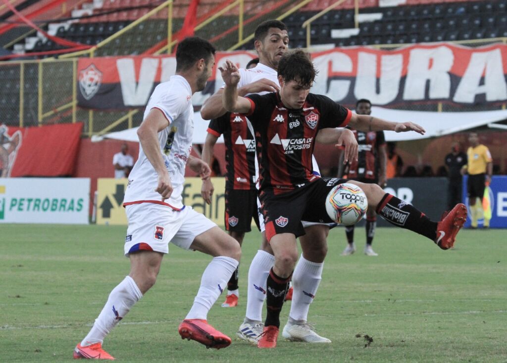 Na estreia de Wallace, rubro-negro volta a vencer no Brasileirão da Série B 1