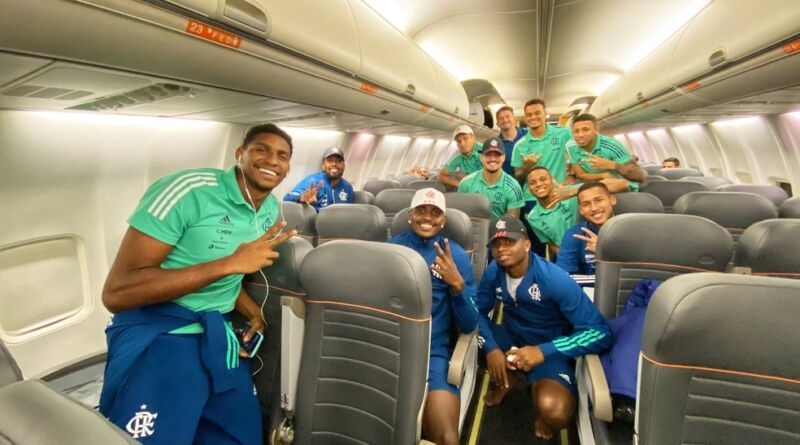 Flamengo demite funcionário que fotografou jogadores sem máscara 6