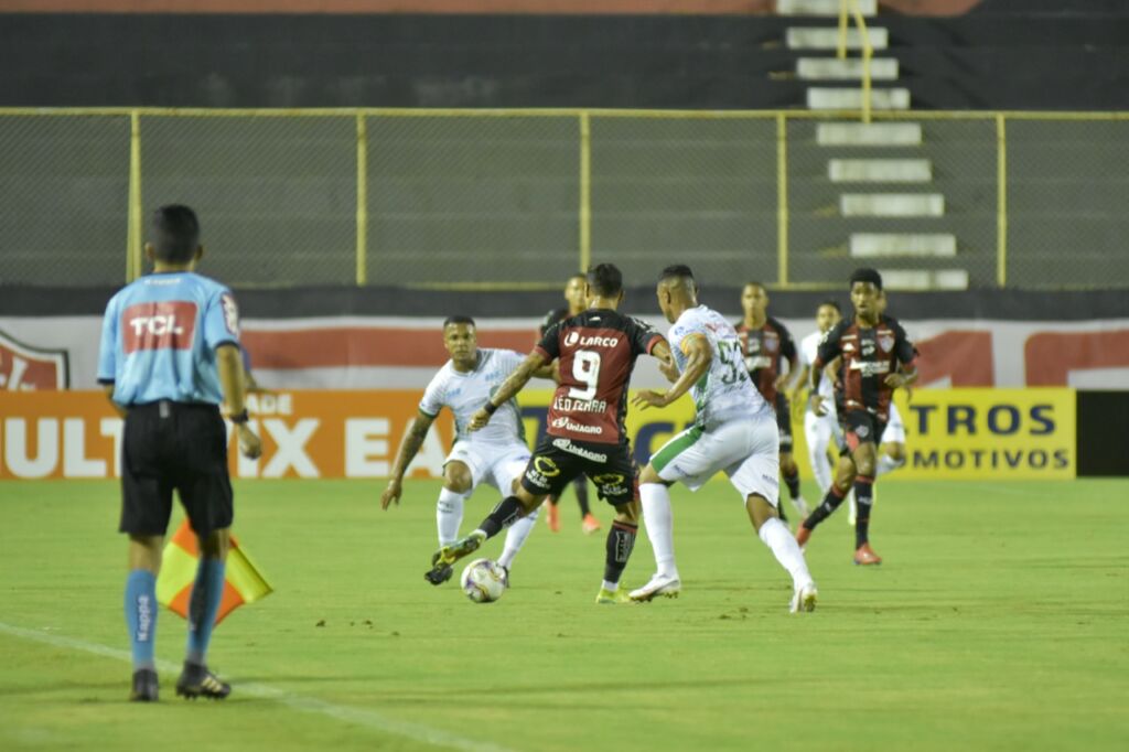 Vitória cede empate no Barradão e permanece na 13ª colocação 1