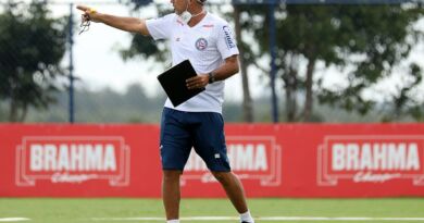 Cláudio Prates vai substituir Mano Menezes no comando do Bahia em jogo contra o Atlético-MG 1