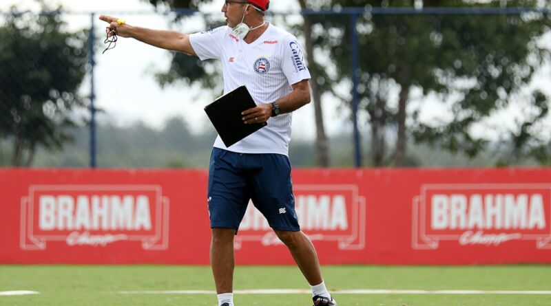 Cláudio Prates vai substituir Mano Menezes no comando do Bahia em jogo contra o Atlético-MG 1