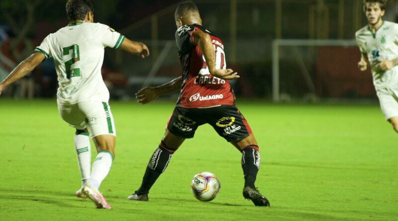 Vitória pressiona, mas não consegue evitar derrota no Barradão 12