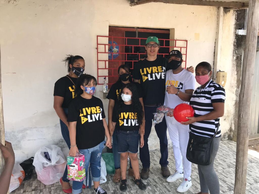 Projeto Livre Live realiza programação na Orla e distribui presentes para a comunidade da Estivas de Buris em Abrantes 1