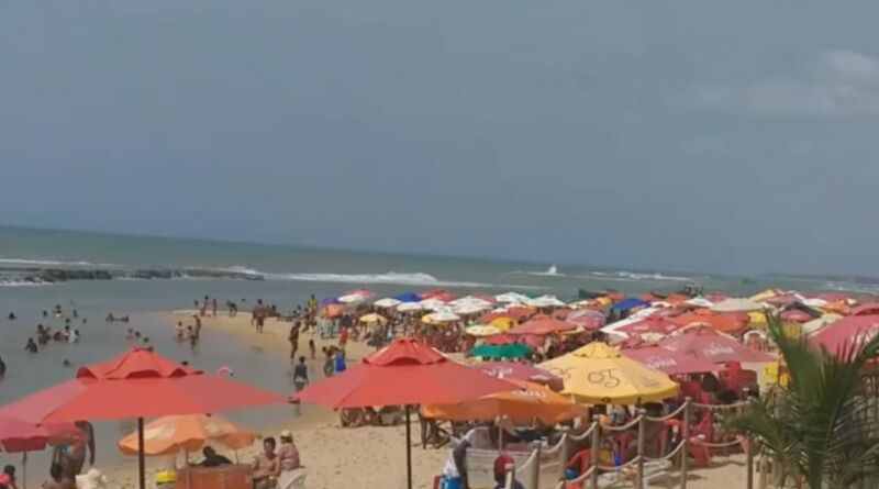 Movimento intenso nas praias do Litoral Norte no feriado de 12 de outubro 1