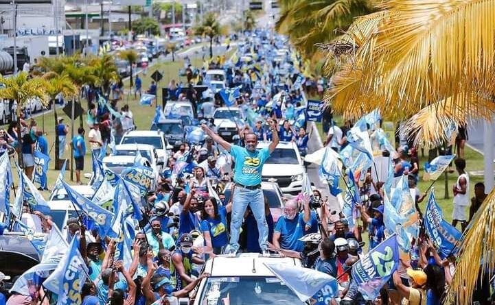 Elinaldo faz mega carreata em Camaçari e apoiadores desfilam em clima de vitória 1