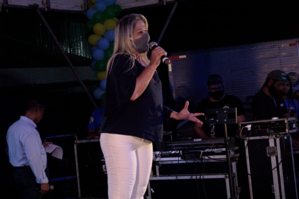 Cristiane Bacelar mostra força política durante evento em Camaçari 2