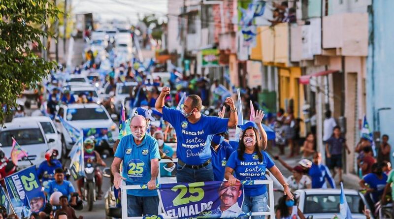 Elinaldo vence grupo do PT e se mantém prefeito de Camaçari 1