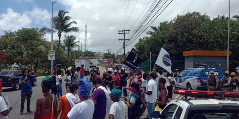 Manifestação trava o trânsito na manhã desta quarta (25) em Lauro de Freitas 1