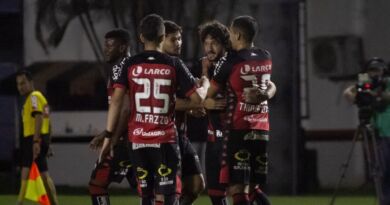 Rubro-Negro reencontra caminho da vitória ao golear o Figueirense no Barradão 1