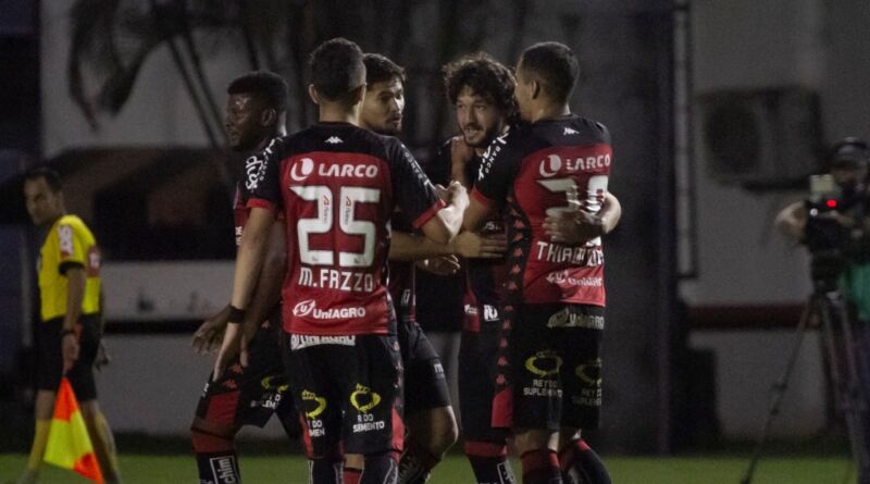 Rubro-Negro reencontra caminho da vitória ao golear o Figueirense no Barradão 1